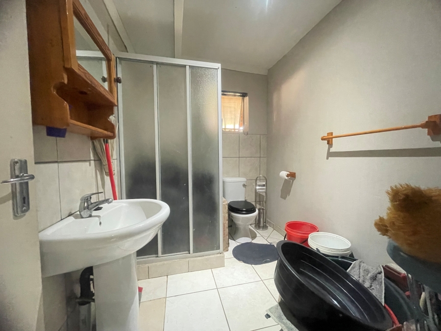 To Let 2 Bedroom Property for Rent in Flamwood North West